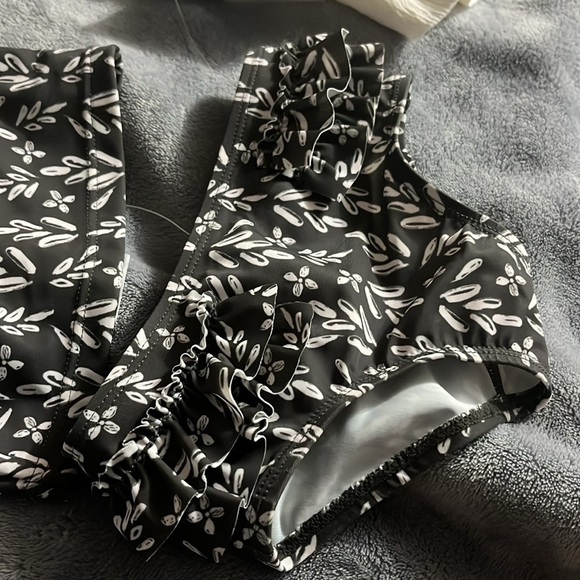 Carters 3 Piece swimsuit 12 M - Picture 4 of 8